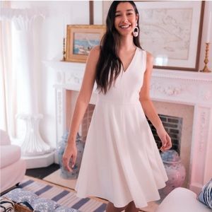 Elegant White Sleeveless Dress